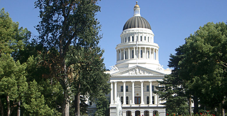 Capitol of Sacramento from far position.