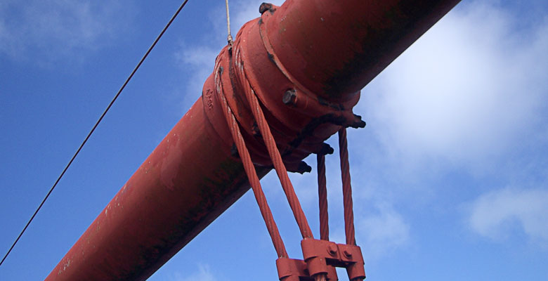Construction of the Golden Gate Bridge in detail