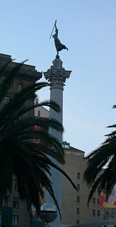Union Square statue